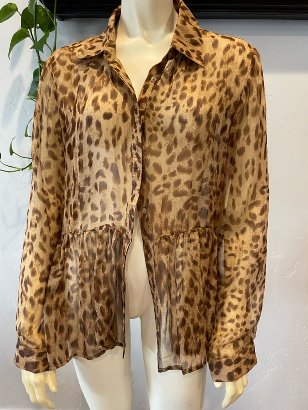 Anthropologie blue tassel leopard print Button-Front Sheer Blouse 100% silk M